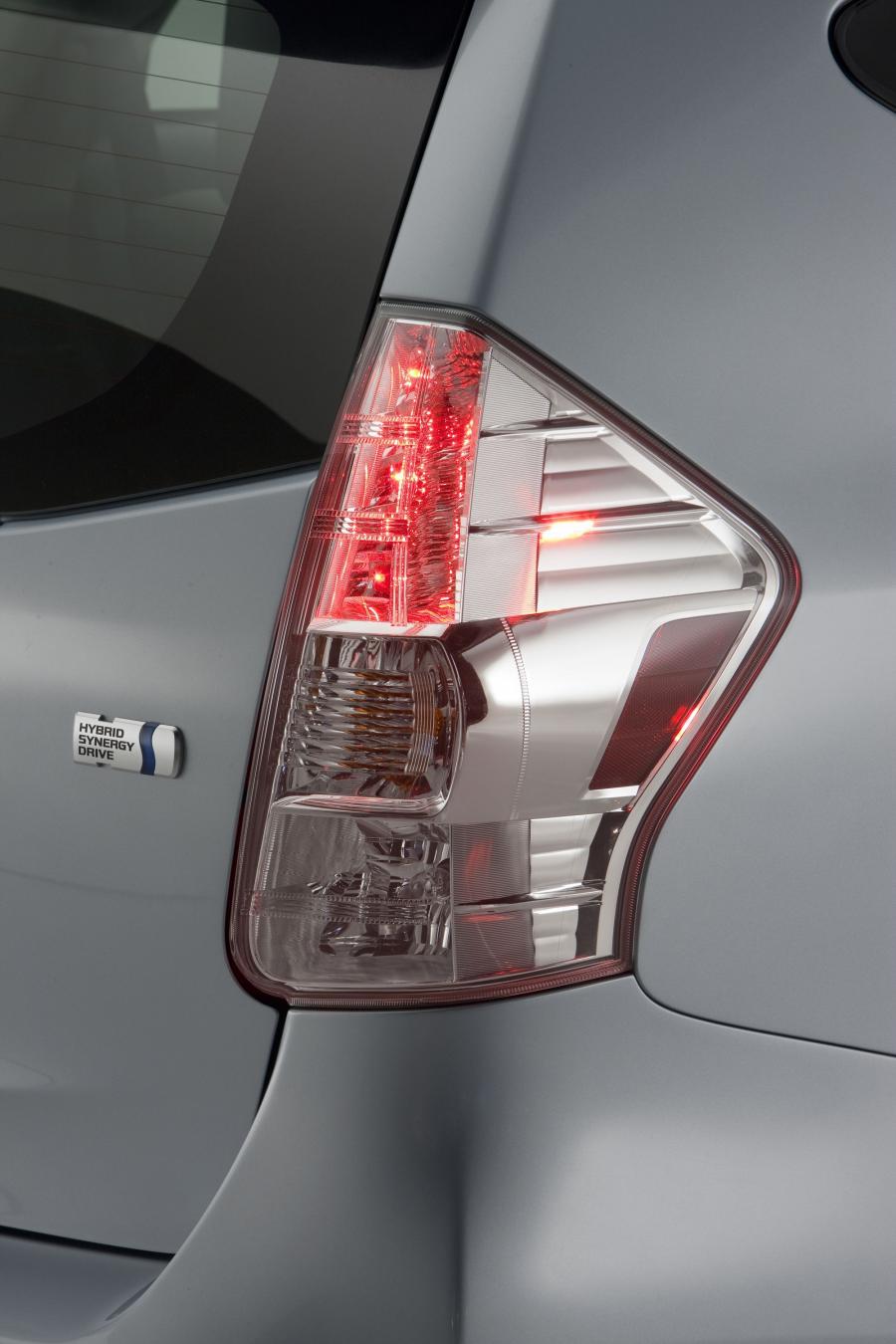  Toyota Prius V 2011 года  (фото 14 из 208)
